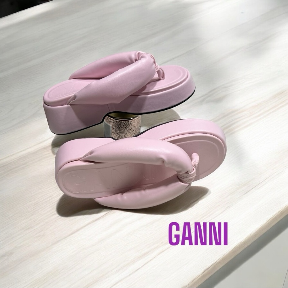 GANNI Women platform thong sandals sz 40 NWOT
